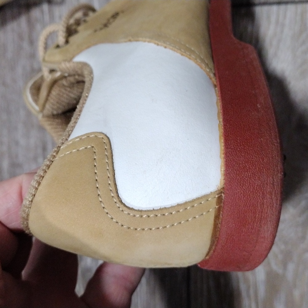 Foot Joy womens tan and white saddle shoe golf shoes. Size 8 - Picture 4 of 11